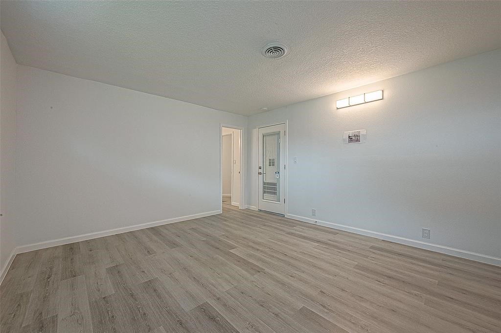 1209 Pine Street, Alvin, TX 77511