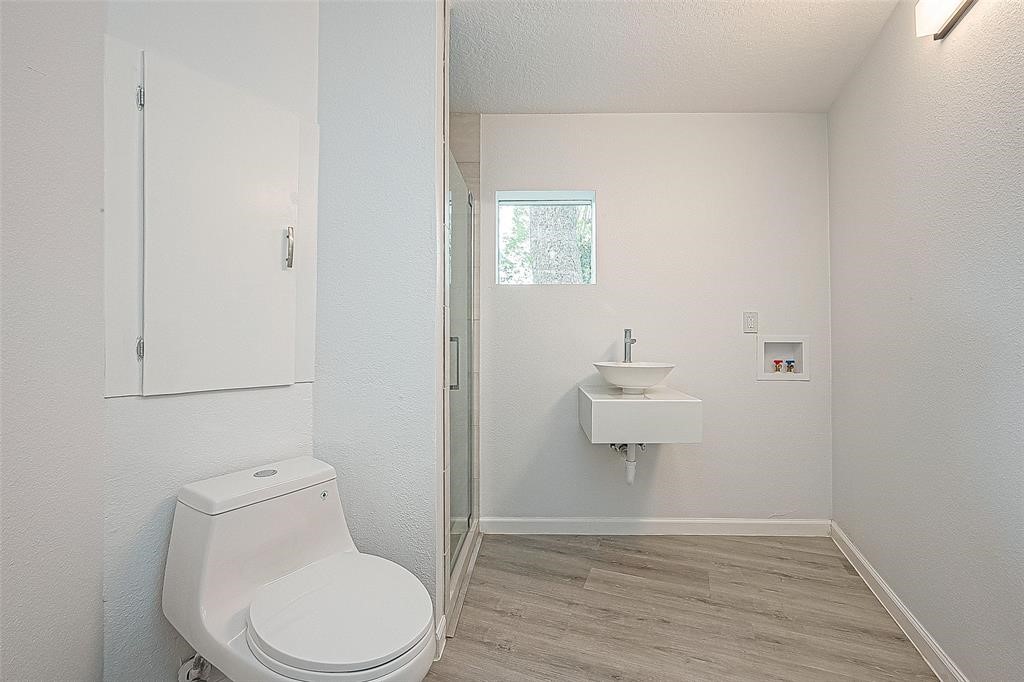 1209 Pine Street, Alvin, TX 77511