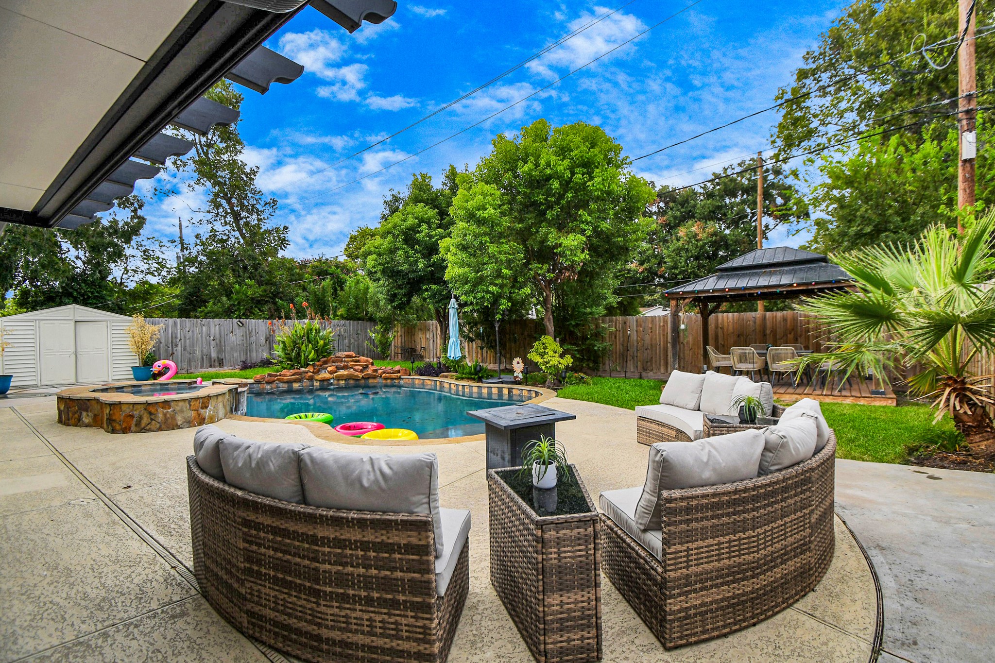 9606 Beverlyhill Street, Houston, TX 77063