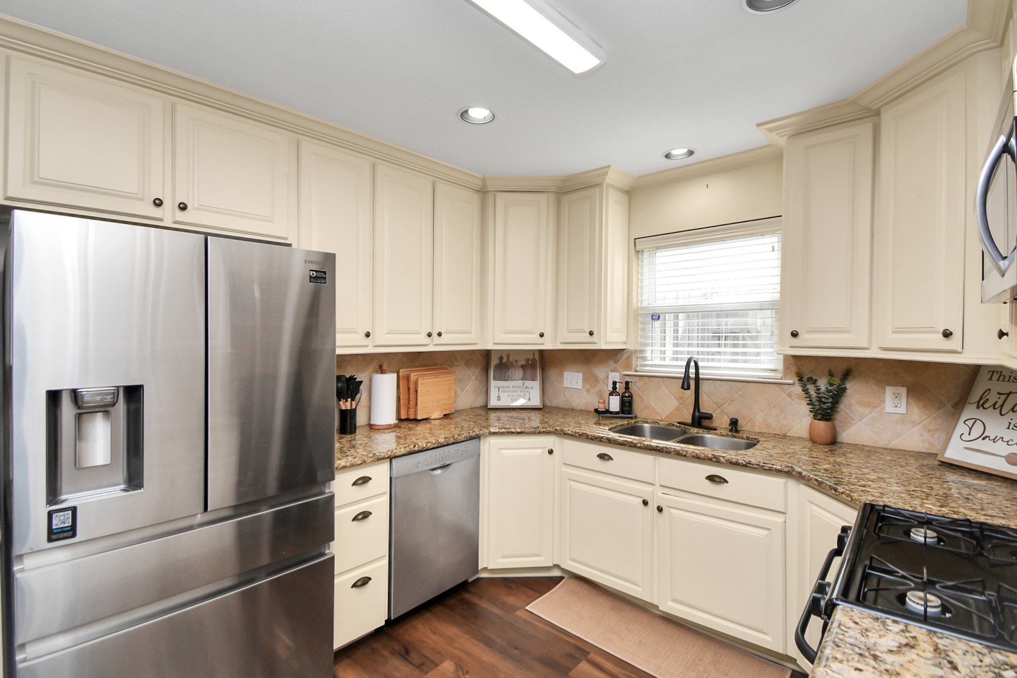 9606 Beverlyhill Street, Houston, TX 77063