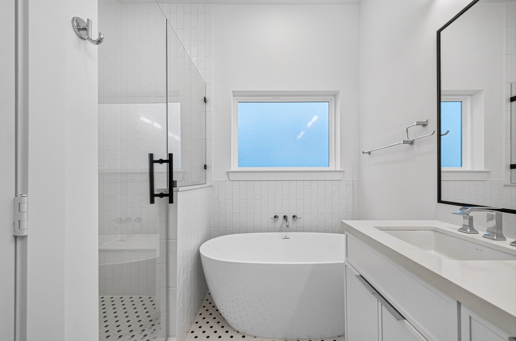 902 Kern St, #B, Houston, TX 77009