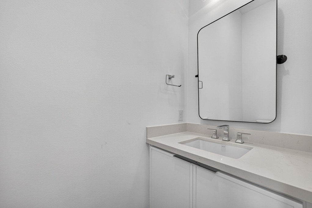 902 Kern St, #B, Houston, TX 77009