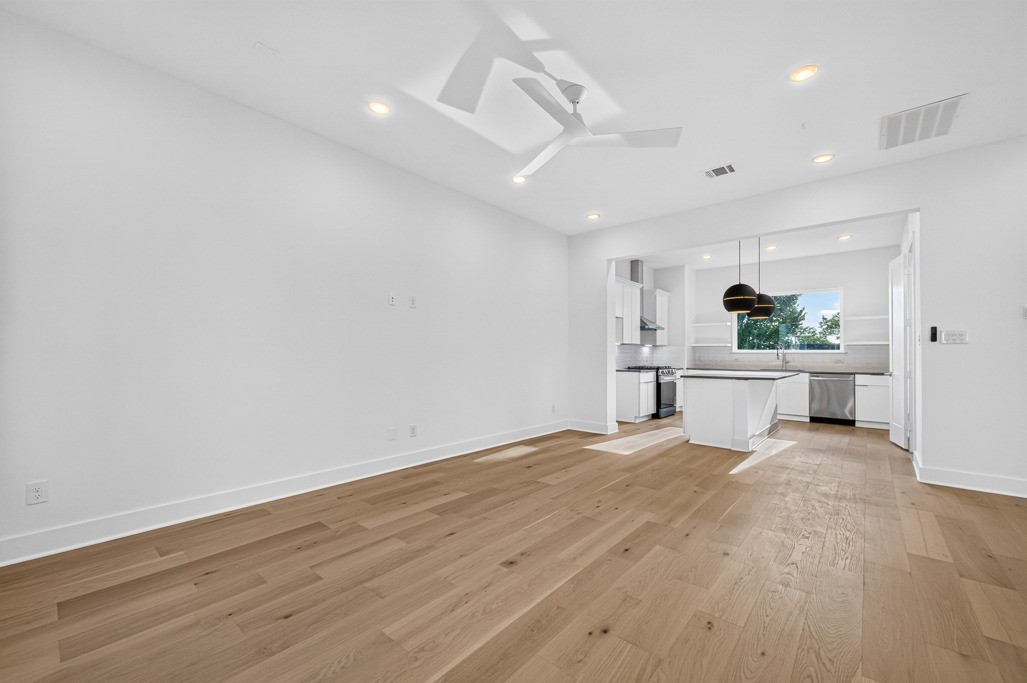 902 Kern St, #B, Houston, TX 77009