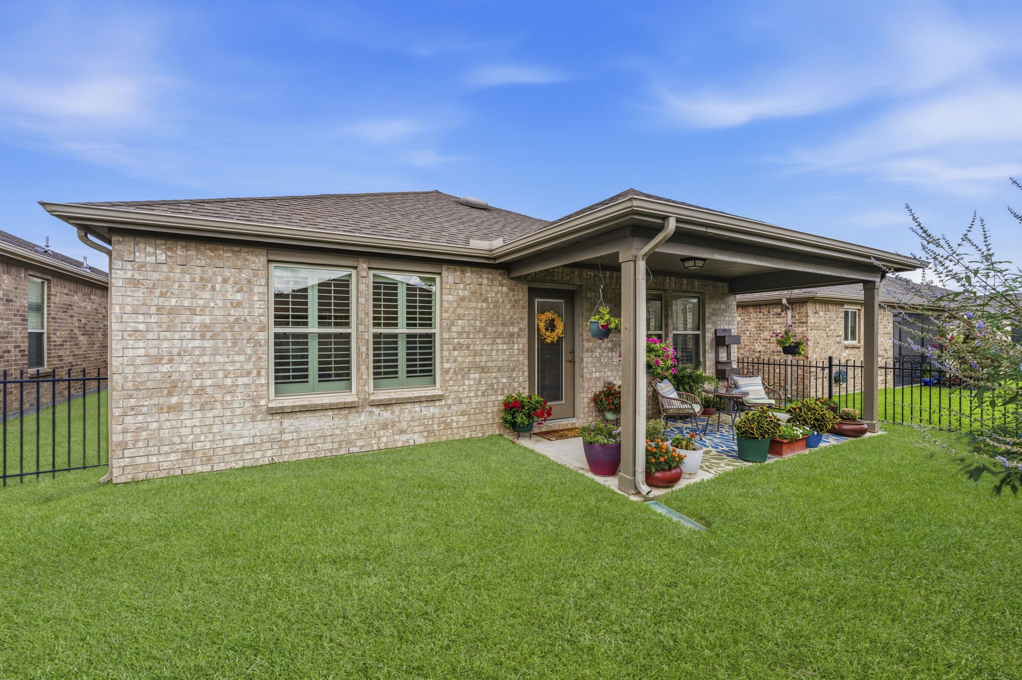 410 Thistle Thorn Drive, The Woodlands, TX 77382