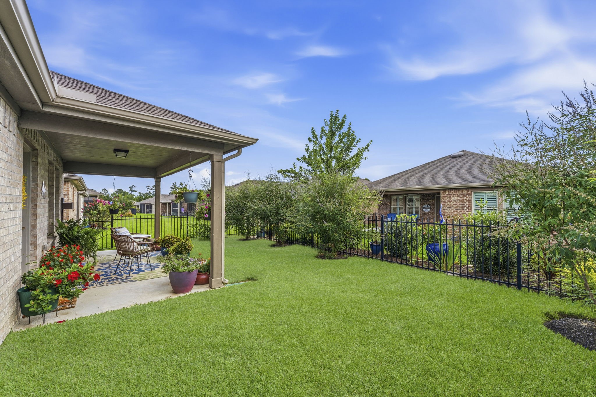 410 Thistle Thorn Drive, The Woodlands, TX 77382