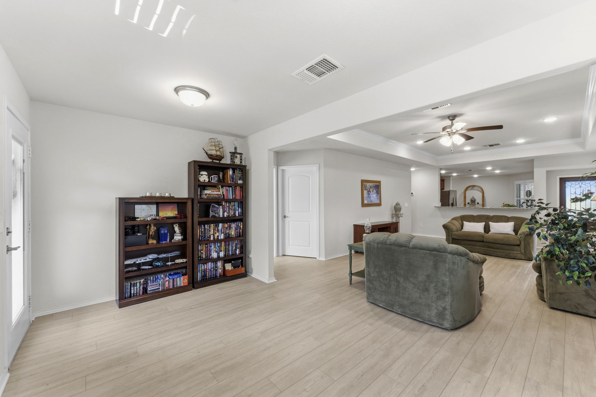 410 Thistle Thorn Drive, The Woodlands, TX 77382