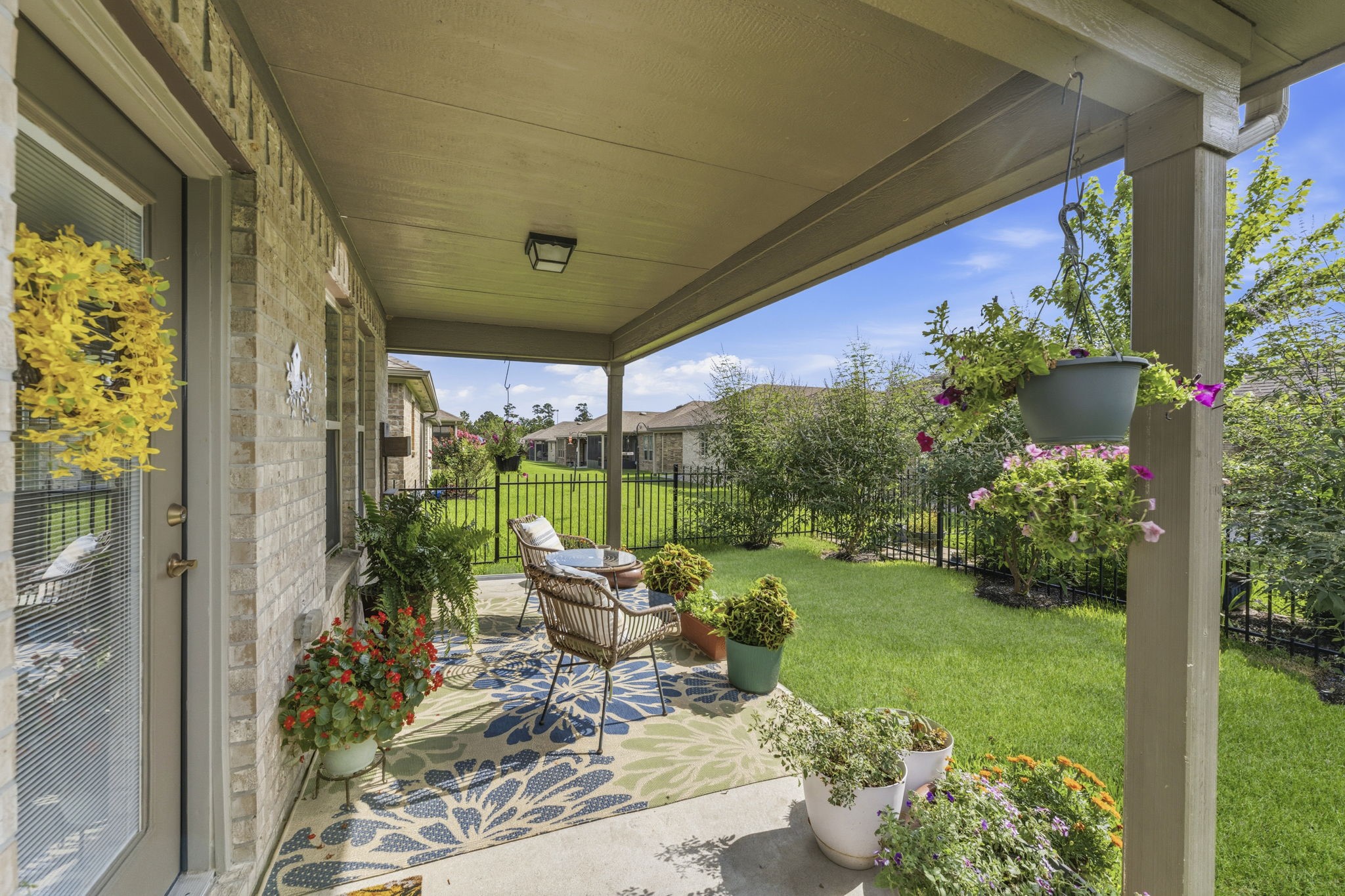 410 Thistle Thorn Drive, The Woodlands, TX 77382