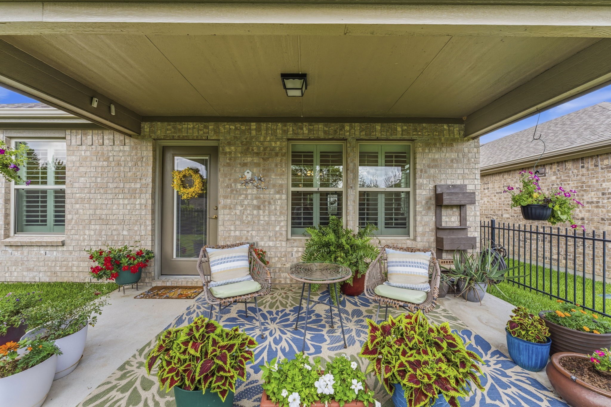 410 Thistle Thorn Drive, The Woodlands, TX 77382