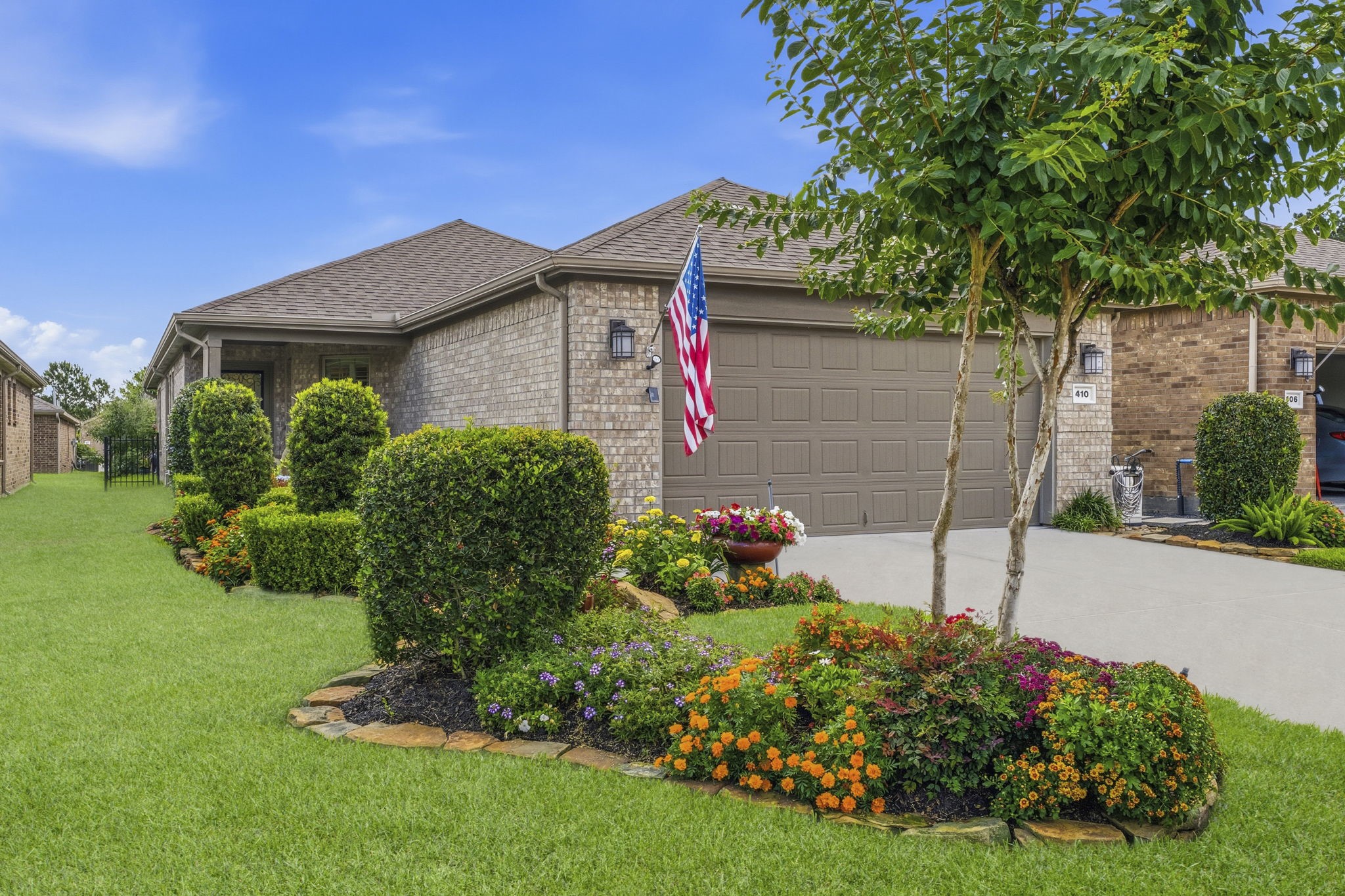 410 Thistle Thorn Drive, The Woodlands, TX 77382