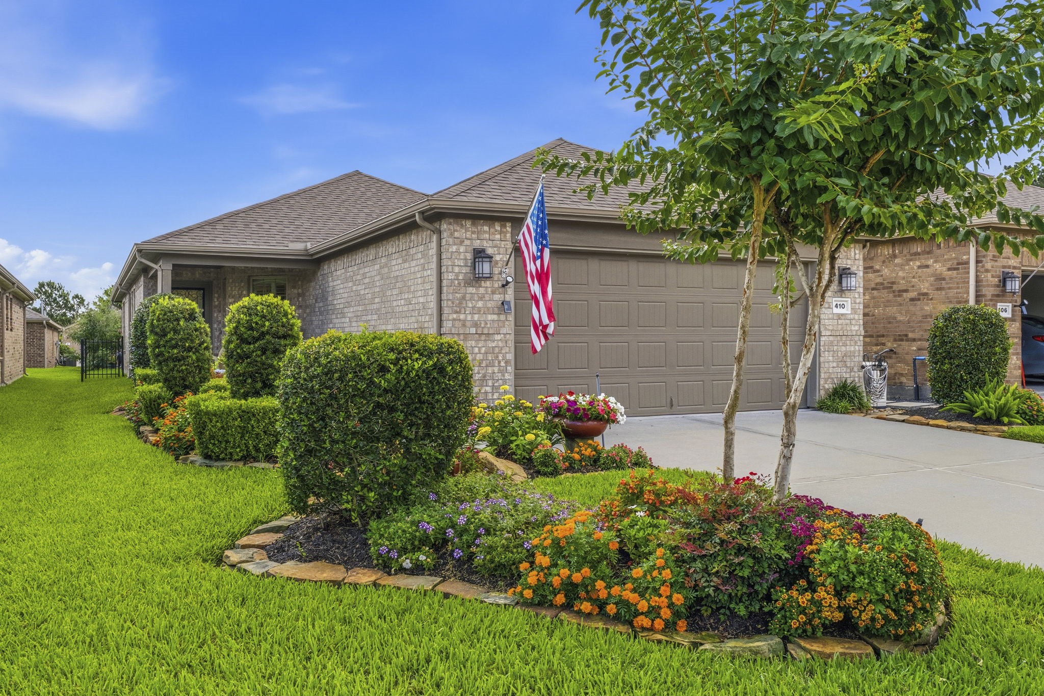 410 Thistle Thorn Drive, The Woodlands, TX 77382