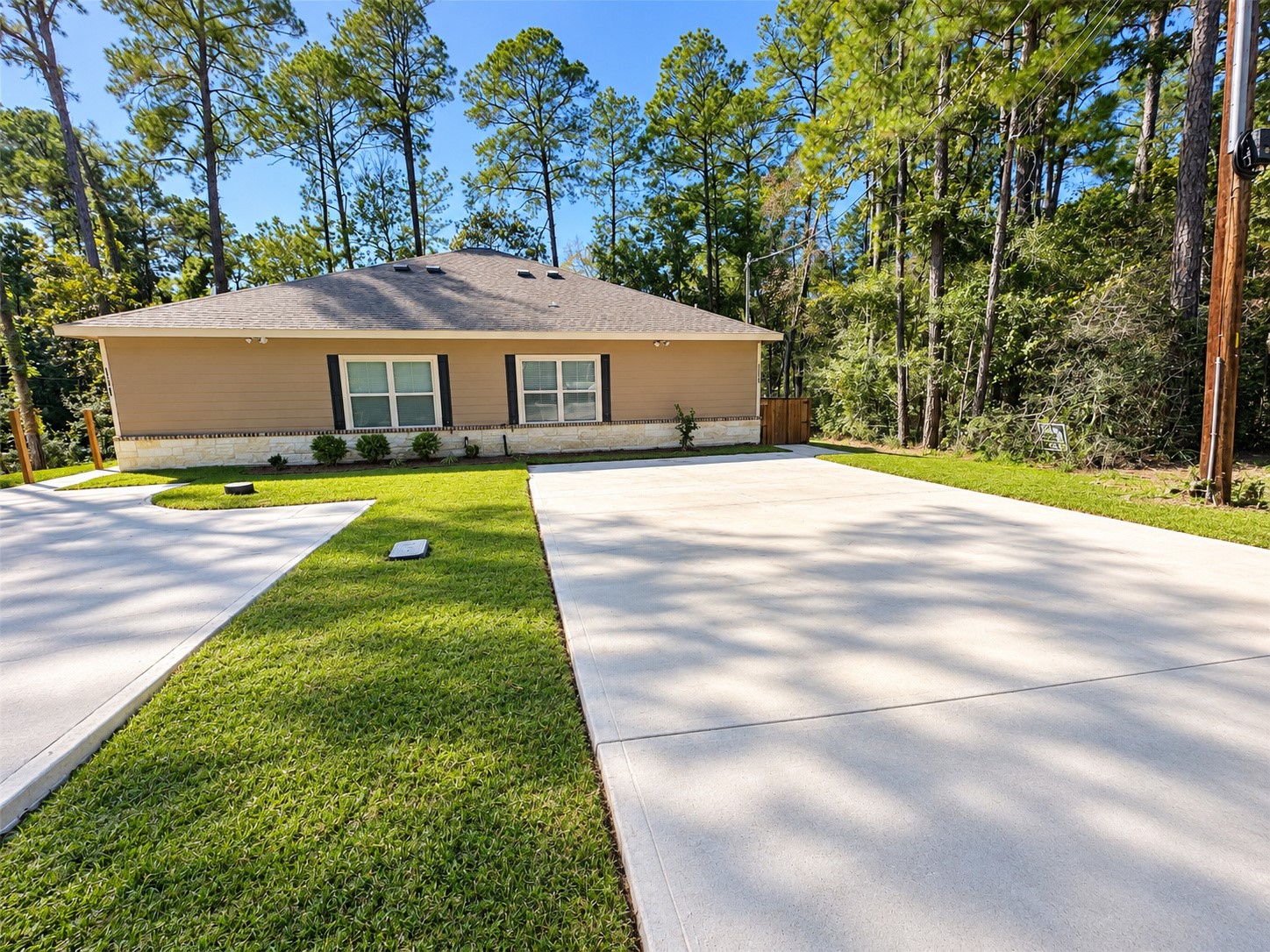 15679 Sycamore Drive, Montgomery, TX 77356 15679 Sycamore Drive, Montgomery, TX 77356