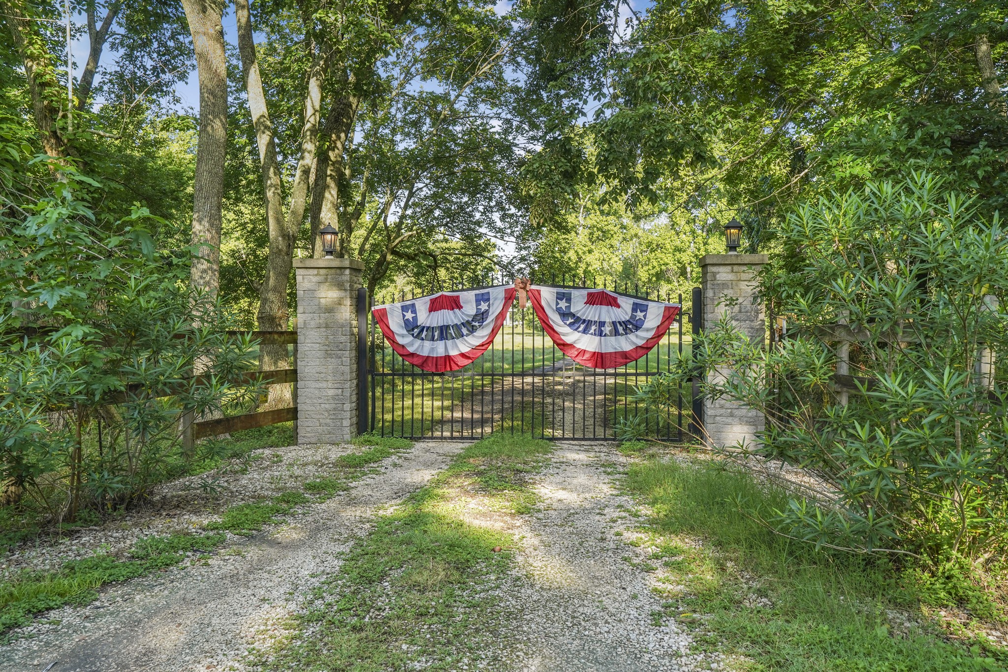 Welcome to this gated retreat!