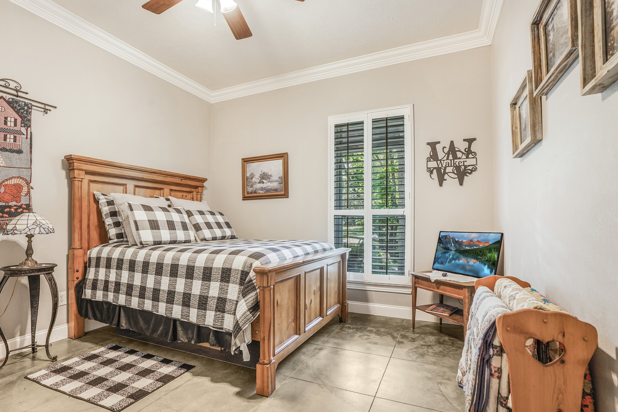 Secondary bedroom