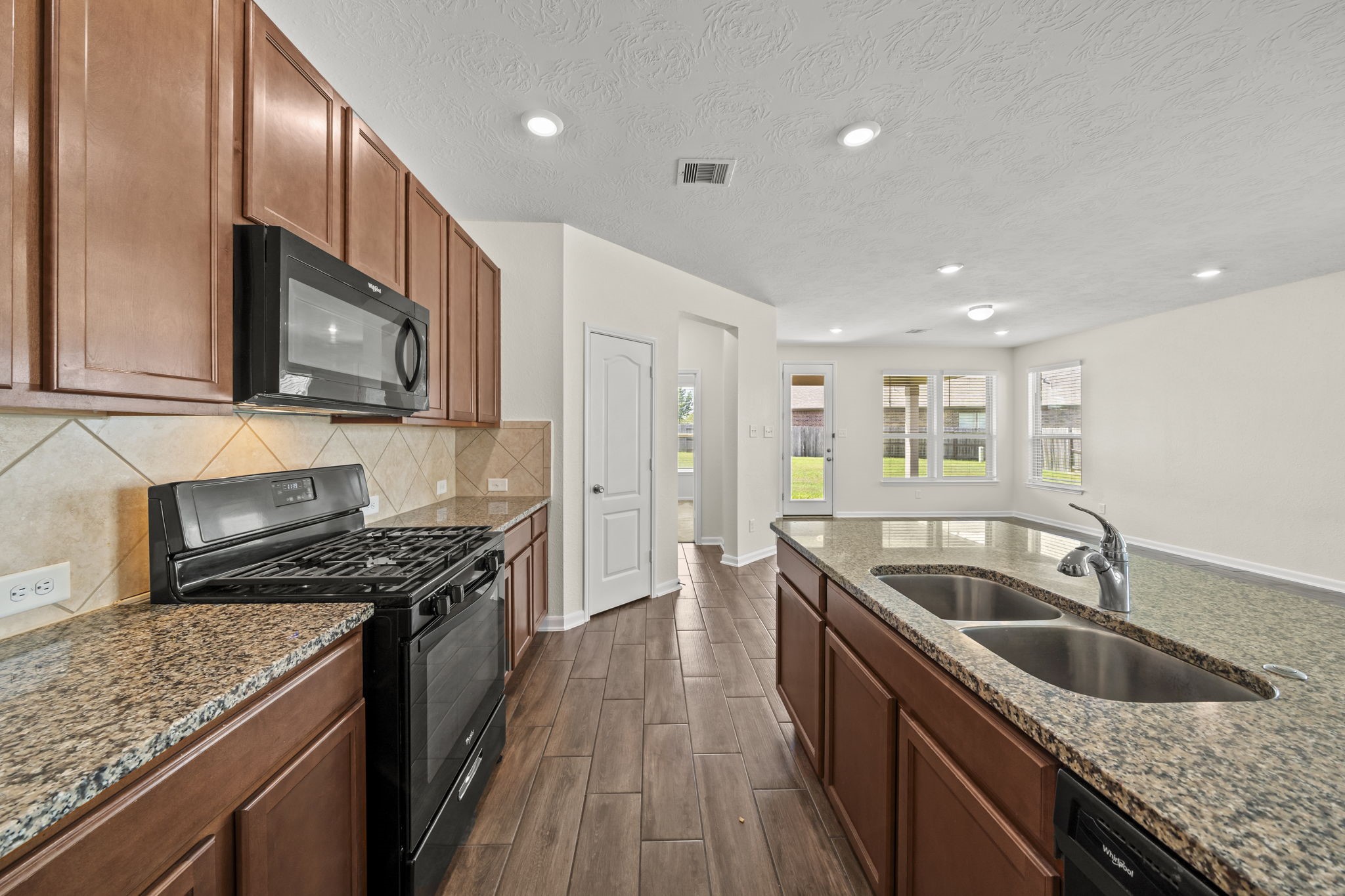 8908 Bear Mountain Court, Magnolia, TX 77354
