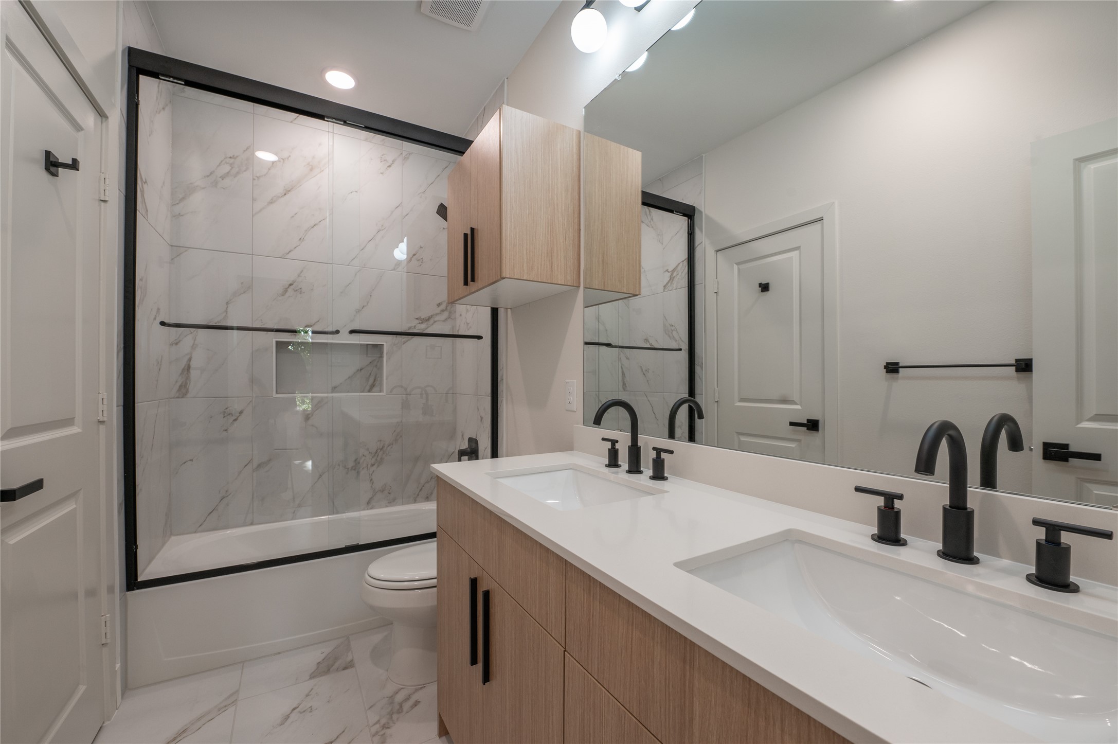 7930 Corinth Street, #B, Houston, TX 77051