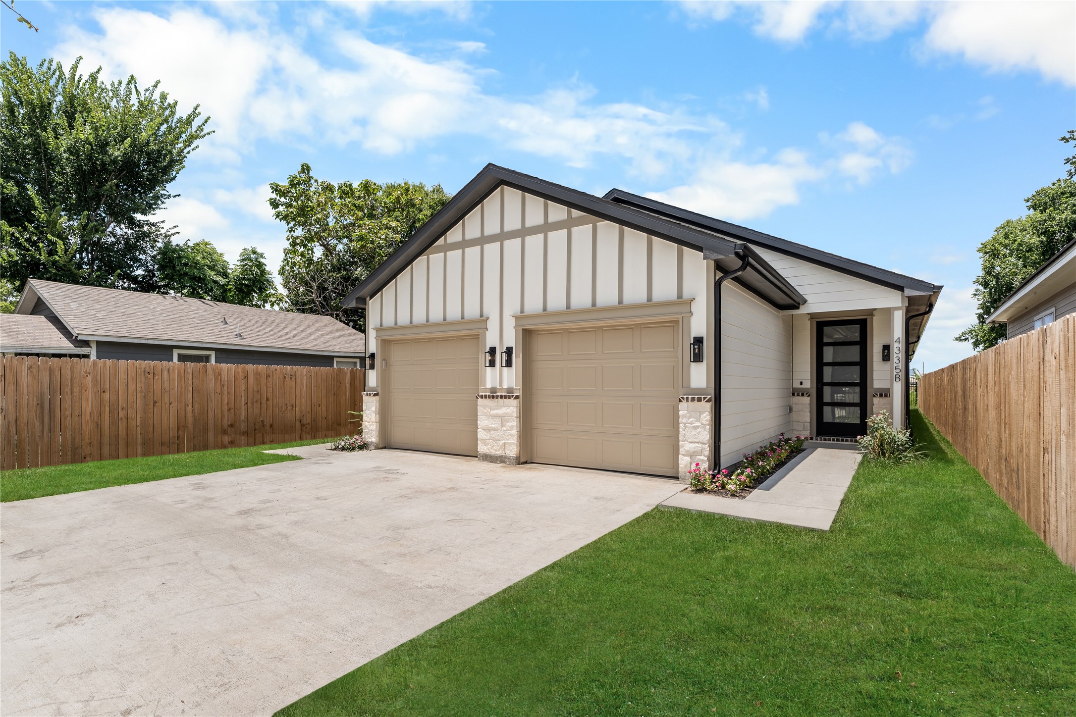 4335 Alvin Street, #A/B, Houston, TX 77051 4335 Alvin Street, #A/B, Houston, TX 77051
