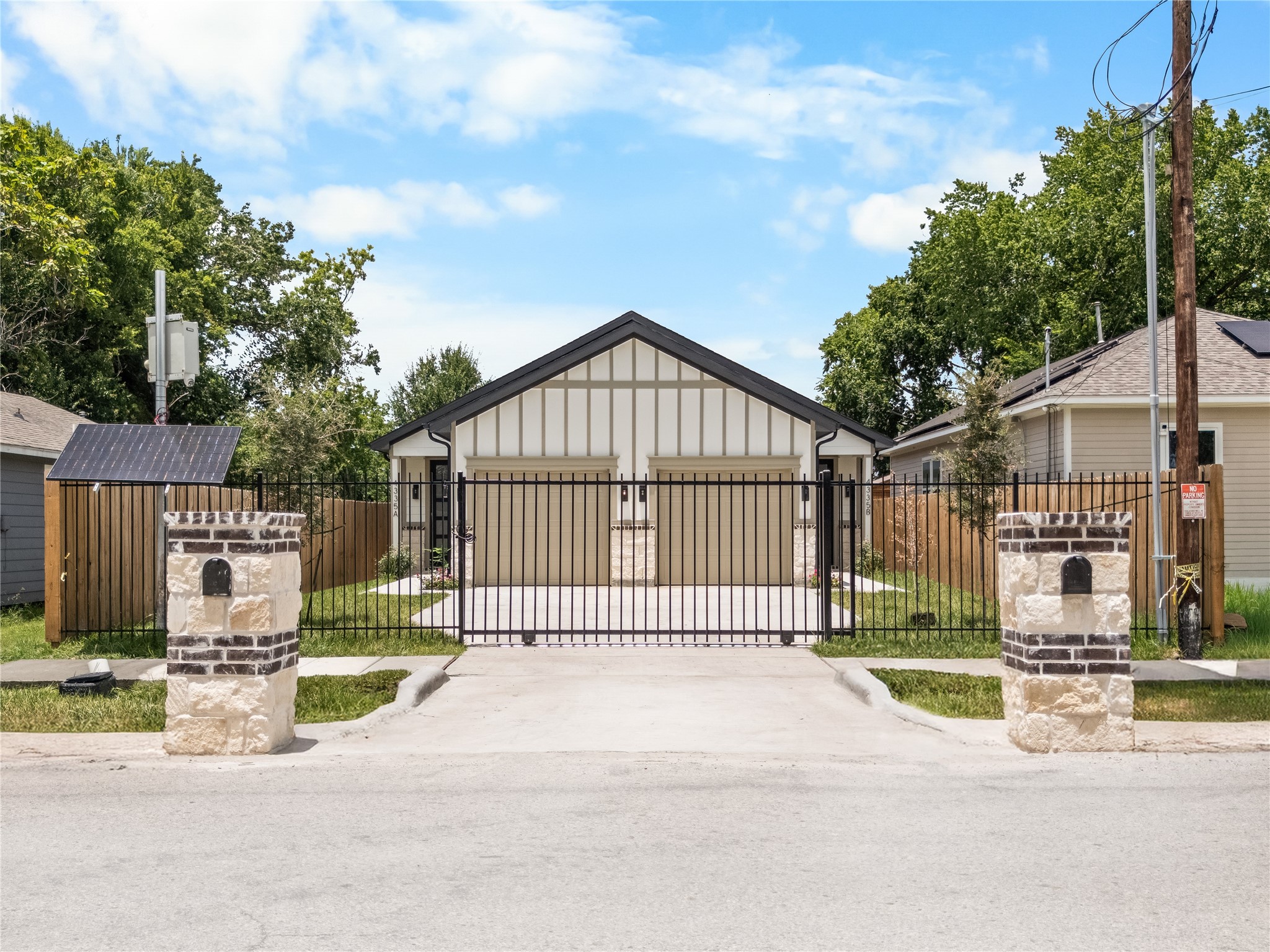 4335 Alvin Street, #A/B, Houston, TX 77051 4335 Alvin Street, #A/B, Houston, TX 77051