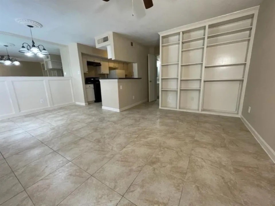 6633 W Airport Boulevard, #1202, Houston, TX 77035