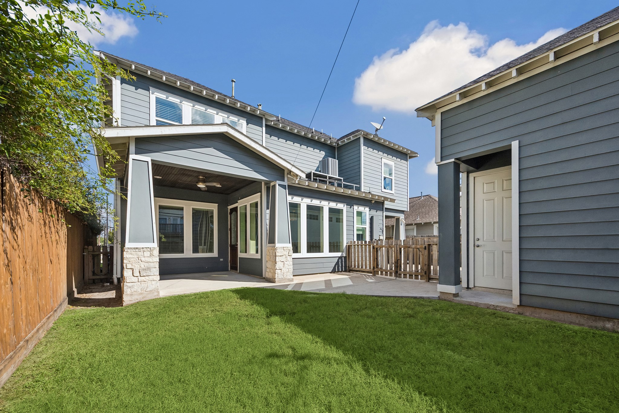806 Algregg Street, Houston, TX 77008 806 Algregg Street, Houston, TX 77008
