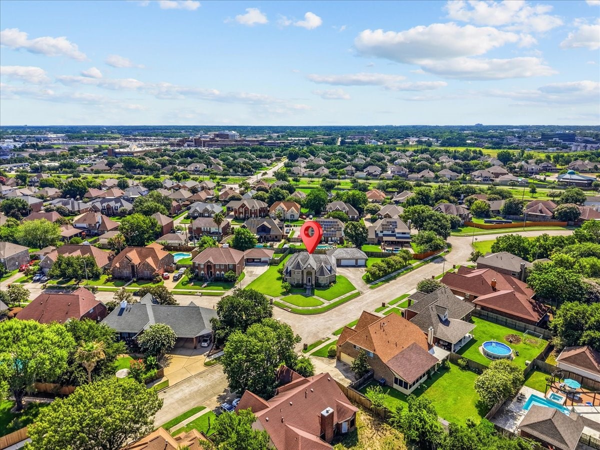 Prime Baytown setting offering swift access to I-10, Highway 146, Goose Creek CISD schools, shopping, and dining.