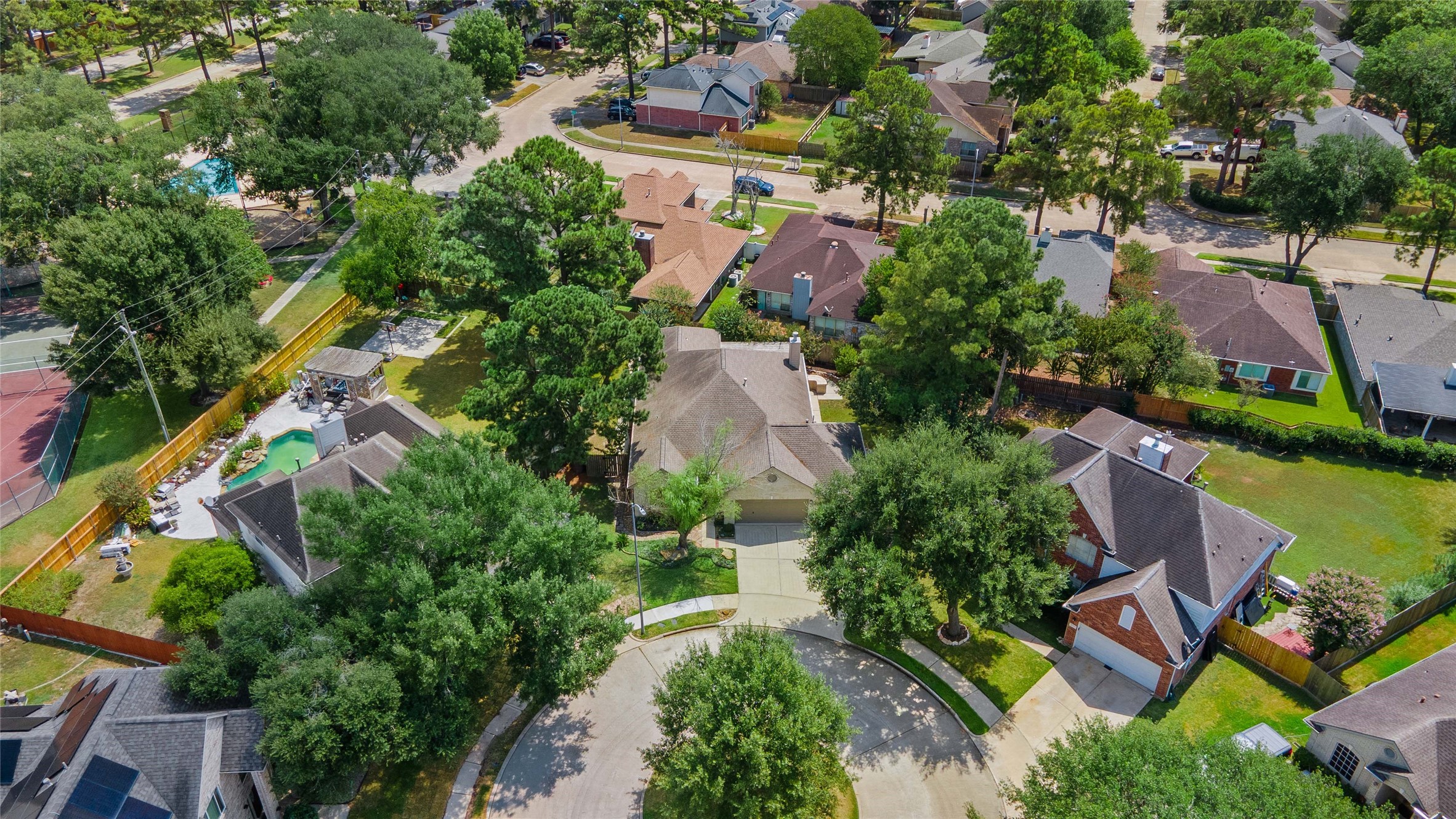 The Wheatstone Estates neighborhood has beautifully designed homes and provides a peaceful retreat from busy city life while still offering convenience to the great amenities that Houston has to offer!