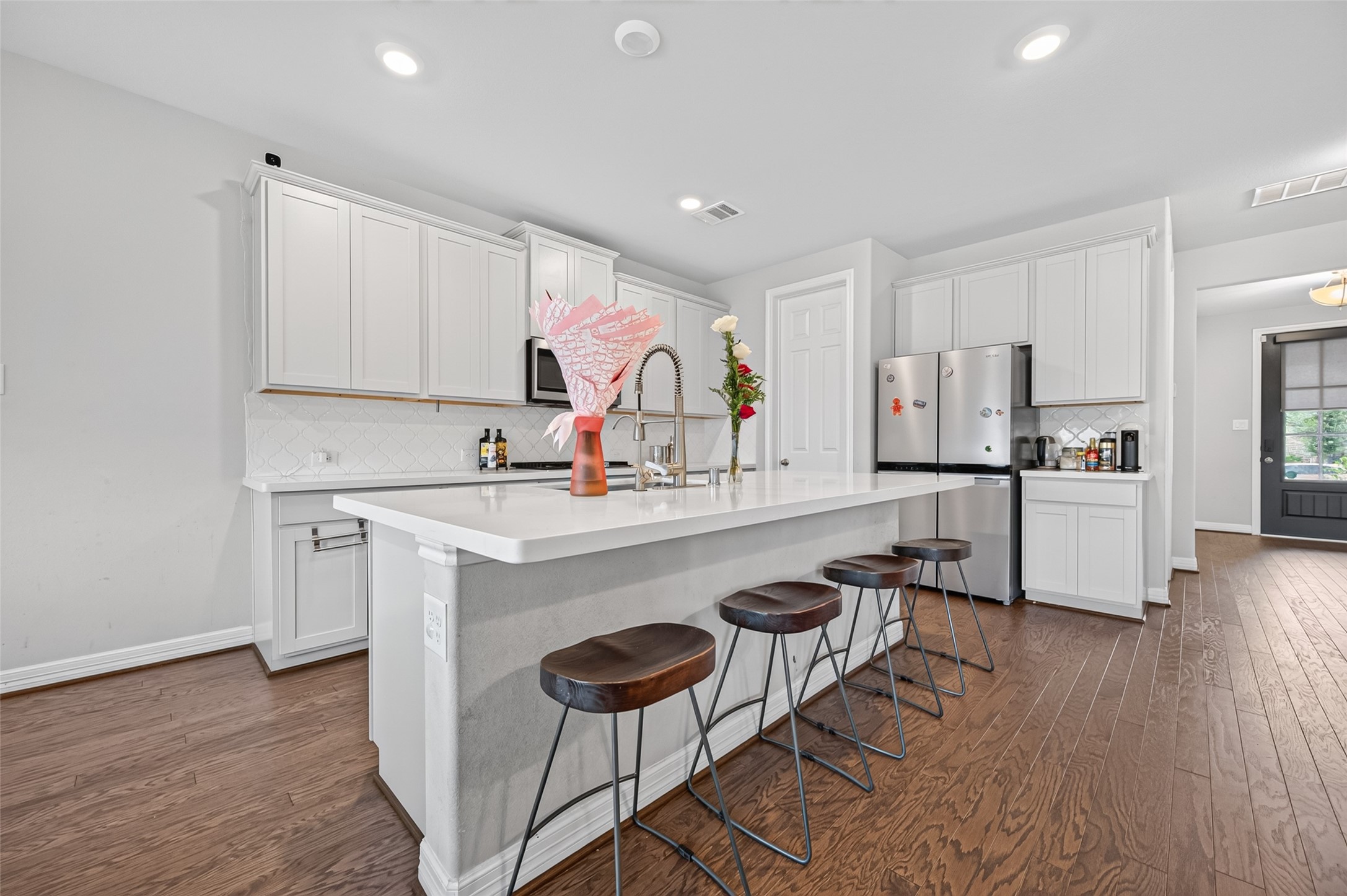 Kitchen Island to meal prep your favorite meals