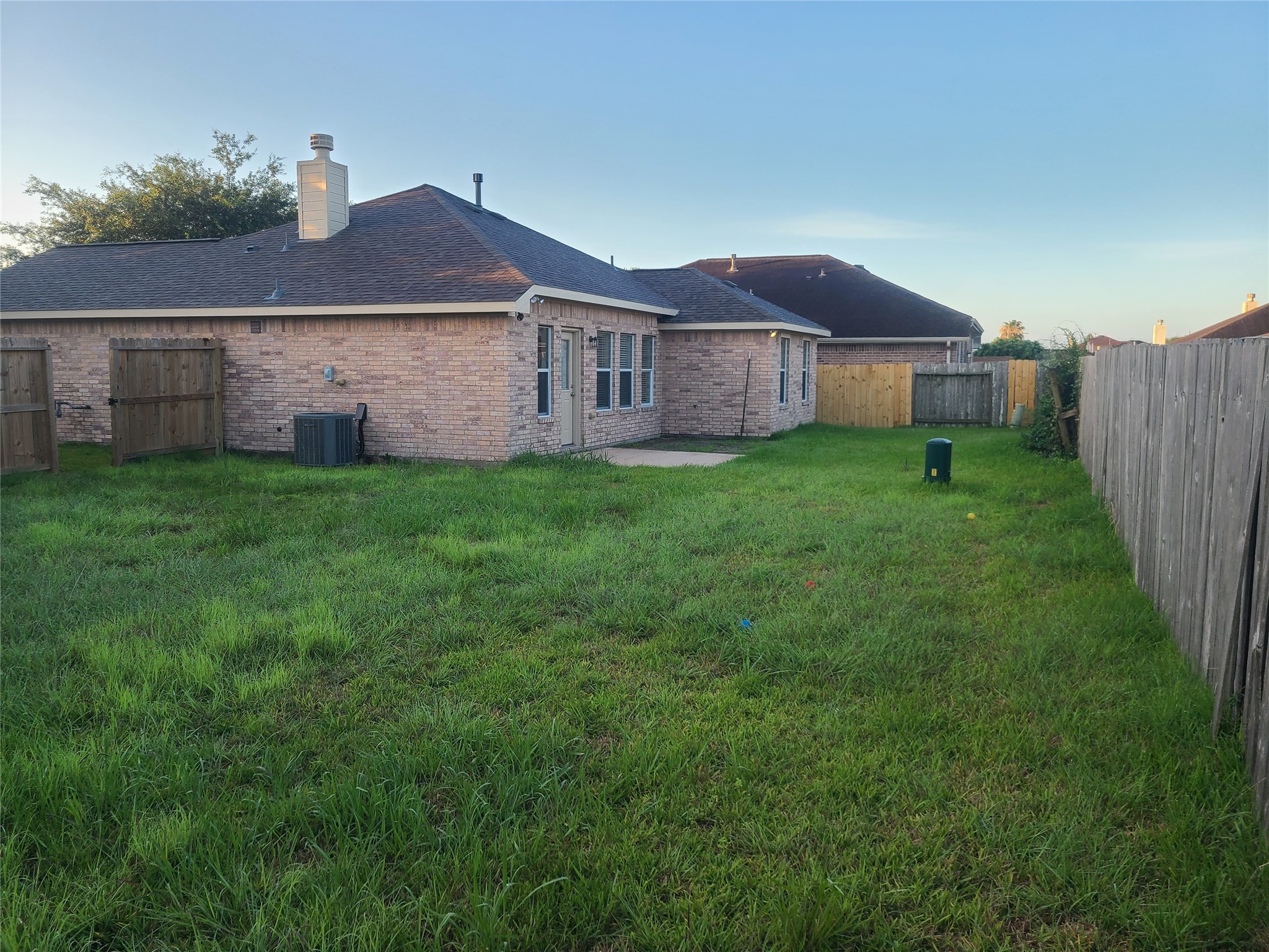 113 Laurel Meadow Court, La Marque, TX 77568