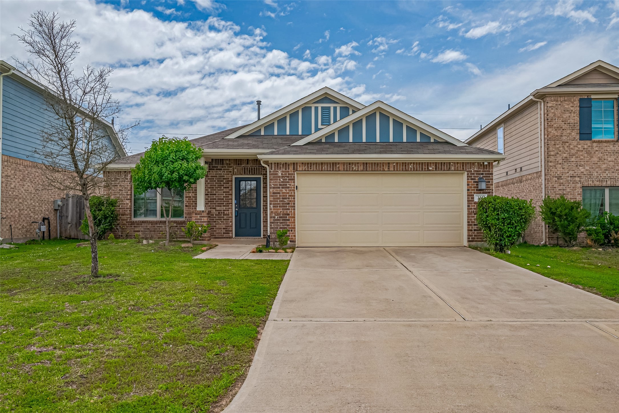 Welcome home! This single story home has lots of space and no back neighbors! Welcome home! This single story home has lots of space and no back neighbors!