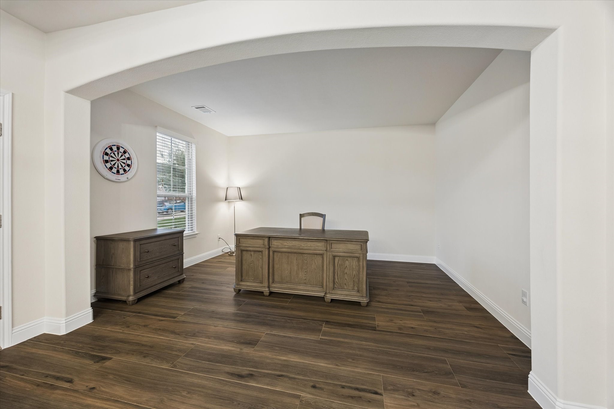 Great size study space that can accommodate large furniture and still have plenty of room.