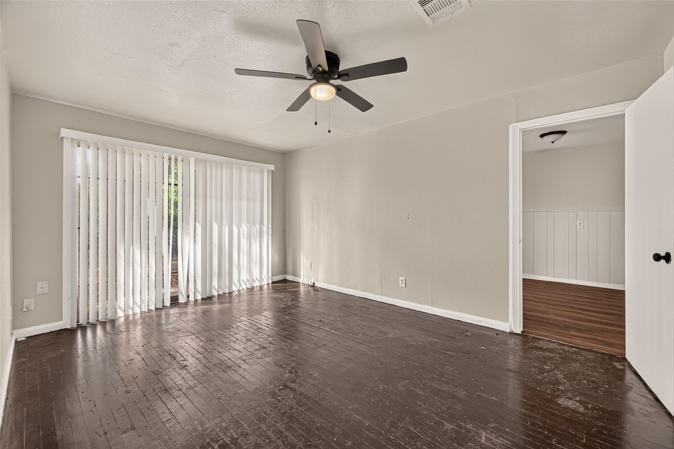 5782 Belcrest Street, Houston, TX 77033