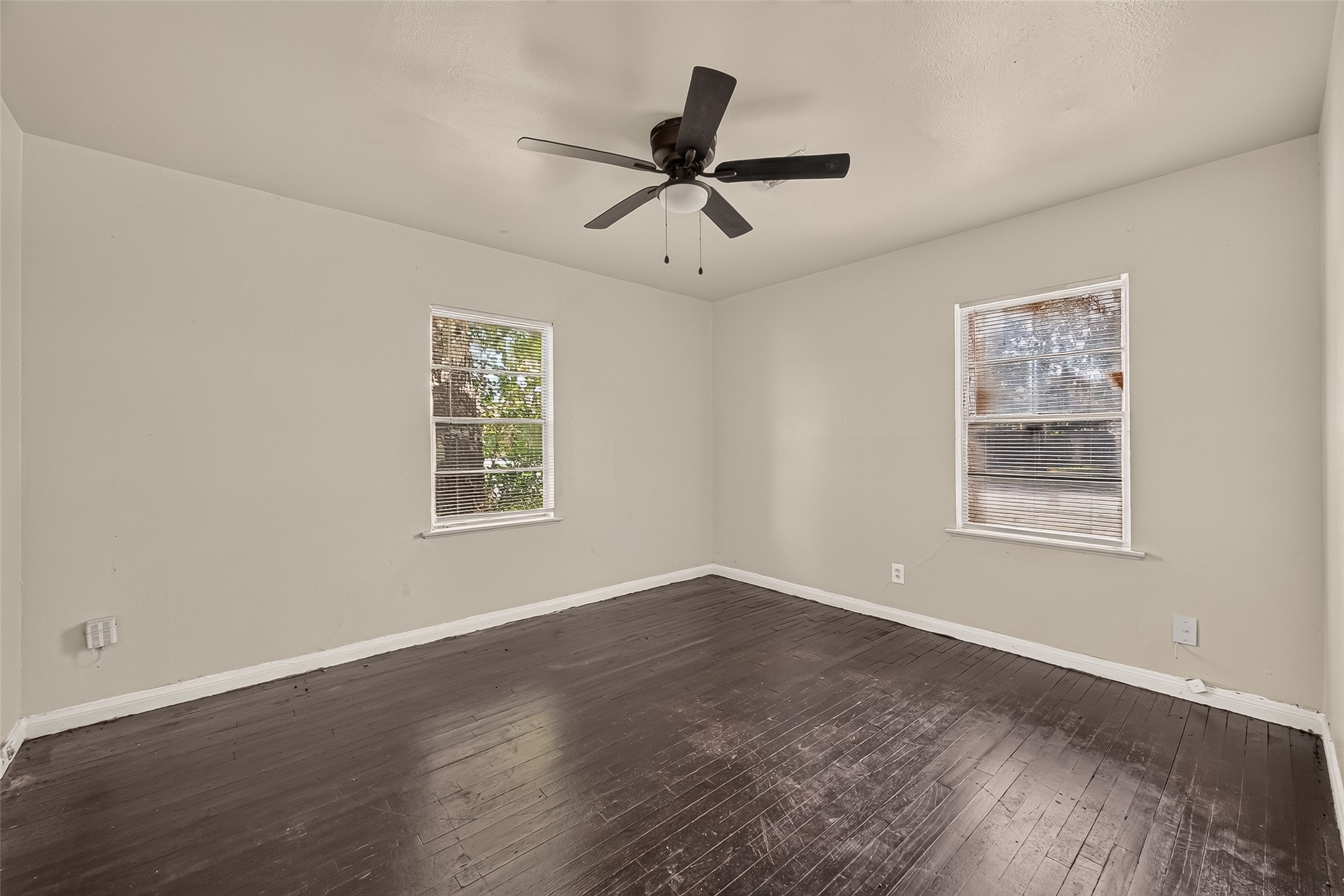 5782 Belcrest Street, Houston, TX 77033