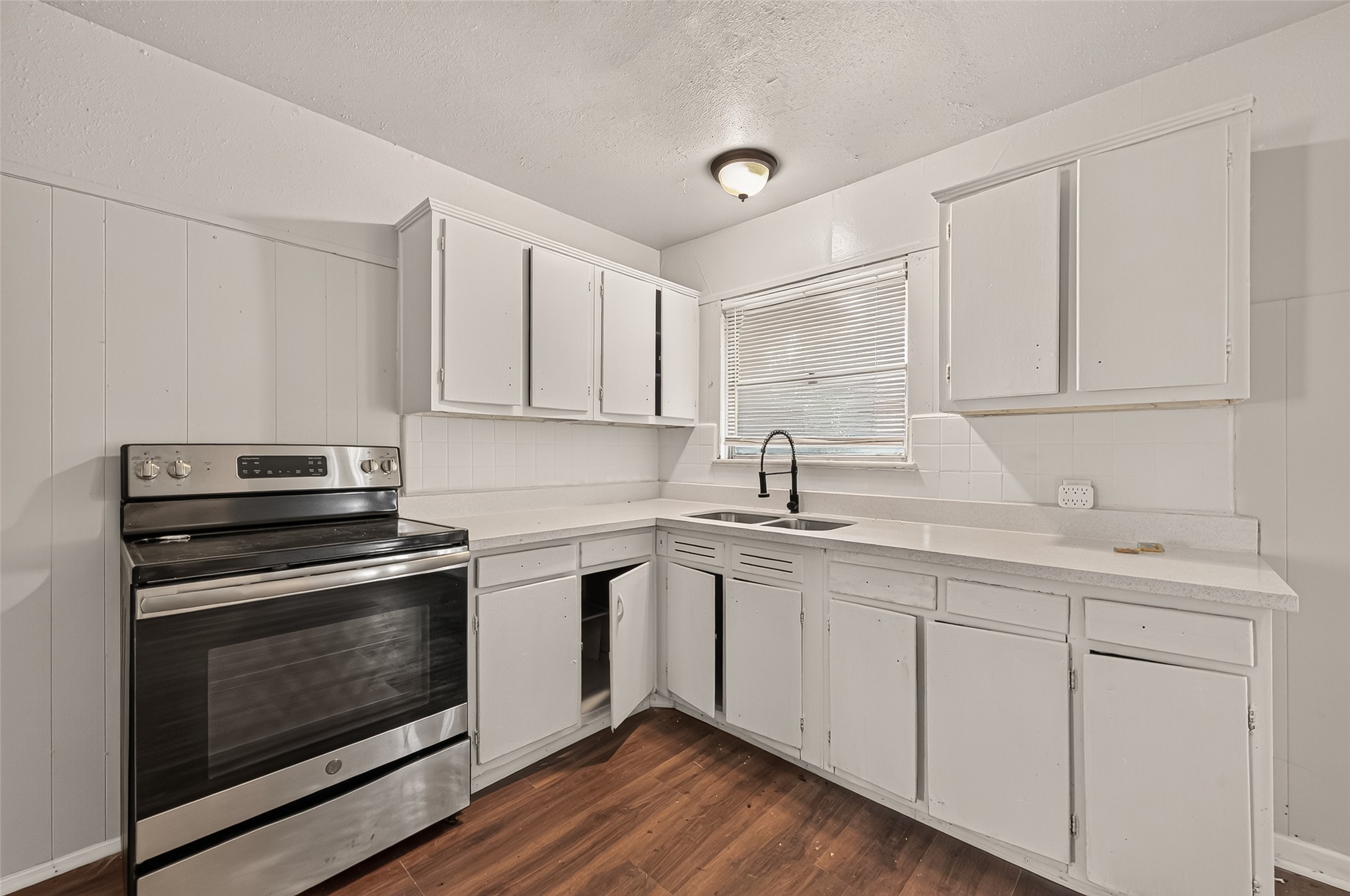 5782 Belcrest Street, Houston, TX 77033
