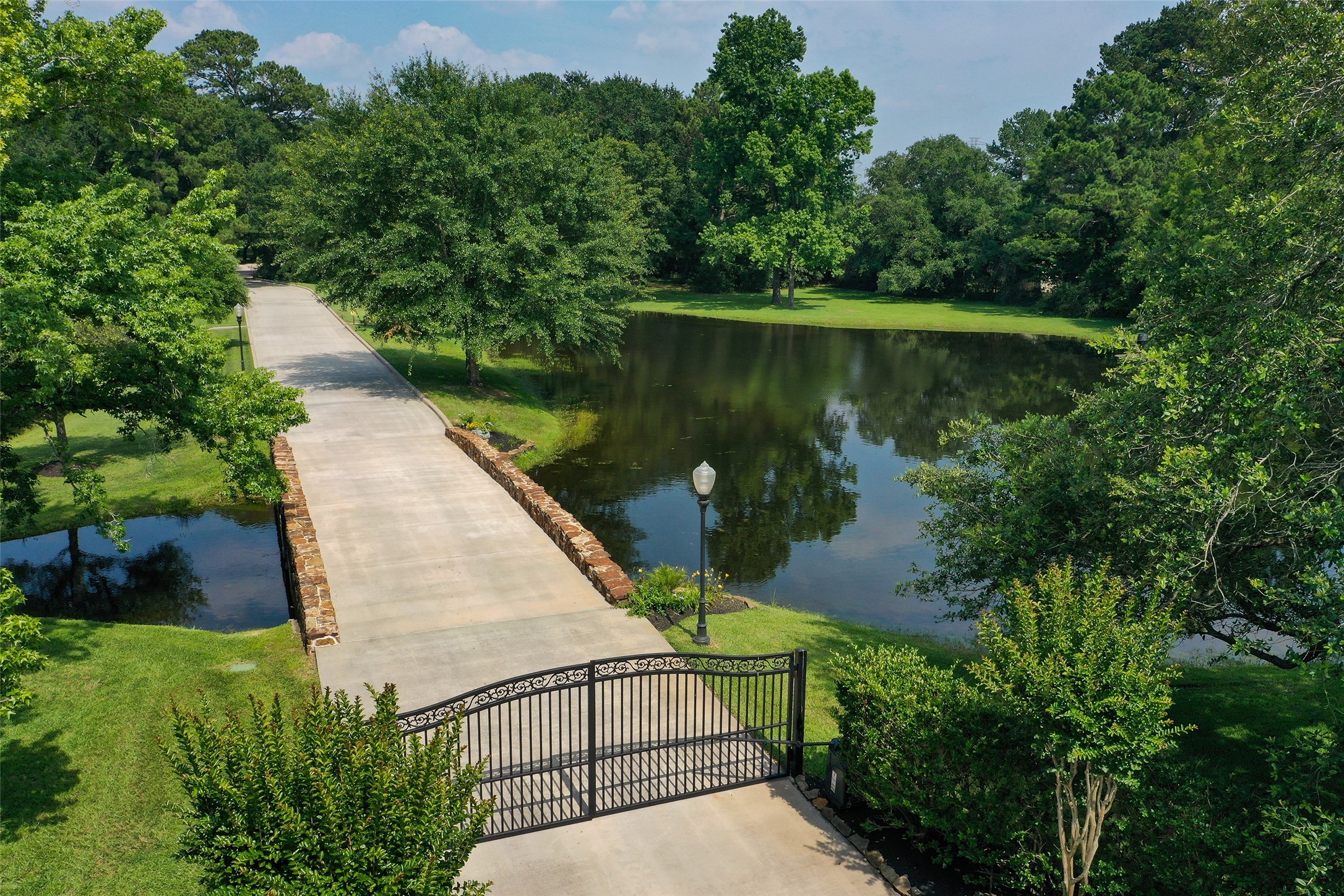 Texas lifestyle estate just minutes from Tomball, The Woodlands and Houston. Texas lifestyle estate just minutes from Tomball, The Woodlands and Houston.