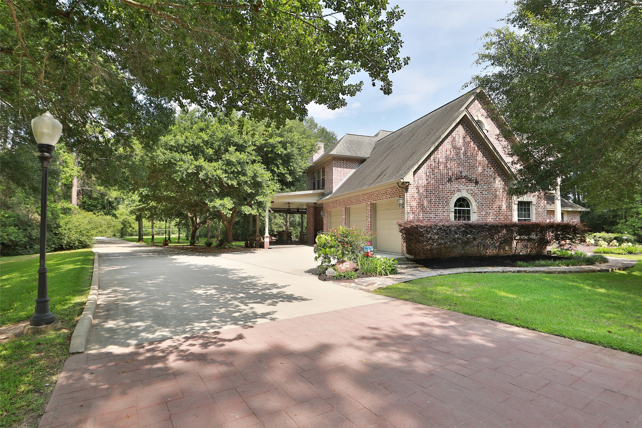 All brick custom home with a 2.5 garage and a bonus room above the garage. All brick custom home with a 2.5 garage and a bonus room above the garage.