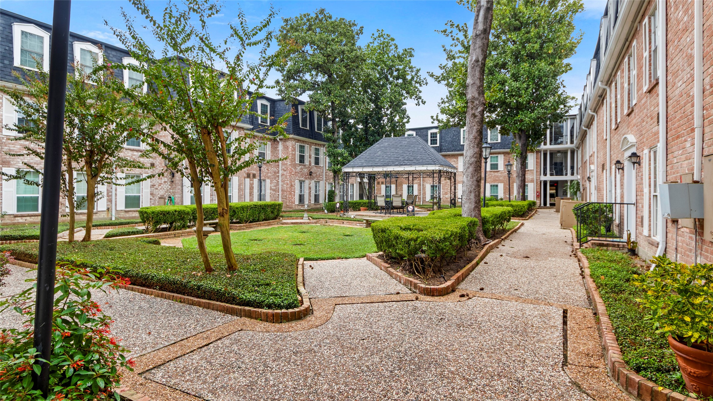 355 N Post Oak Lane, #634, Houston, TX 77024