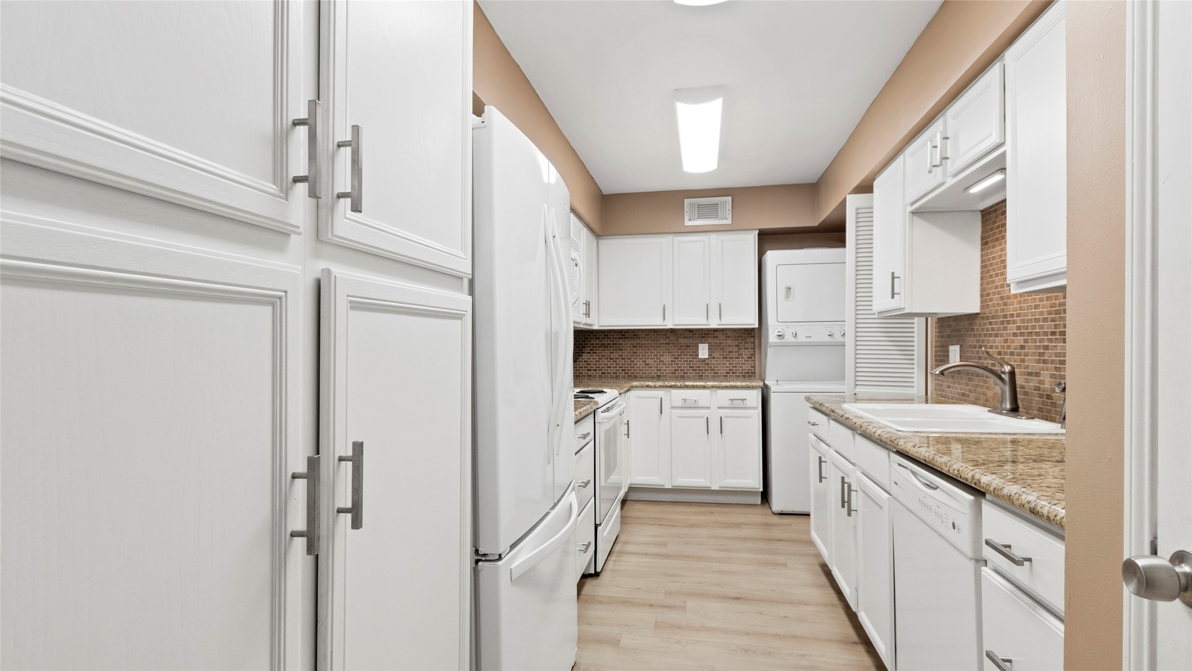 355 N Post Oak Lane, #634, Houston, TX 77024