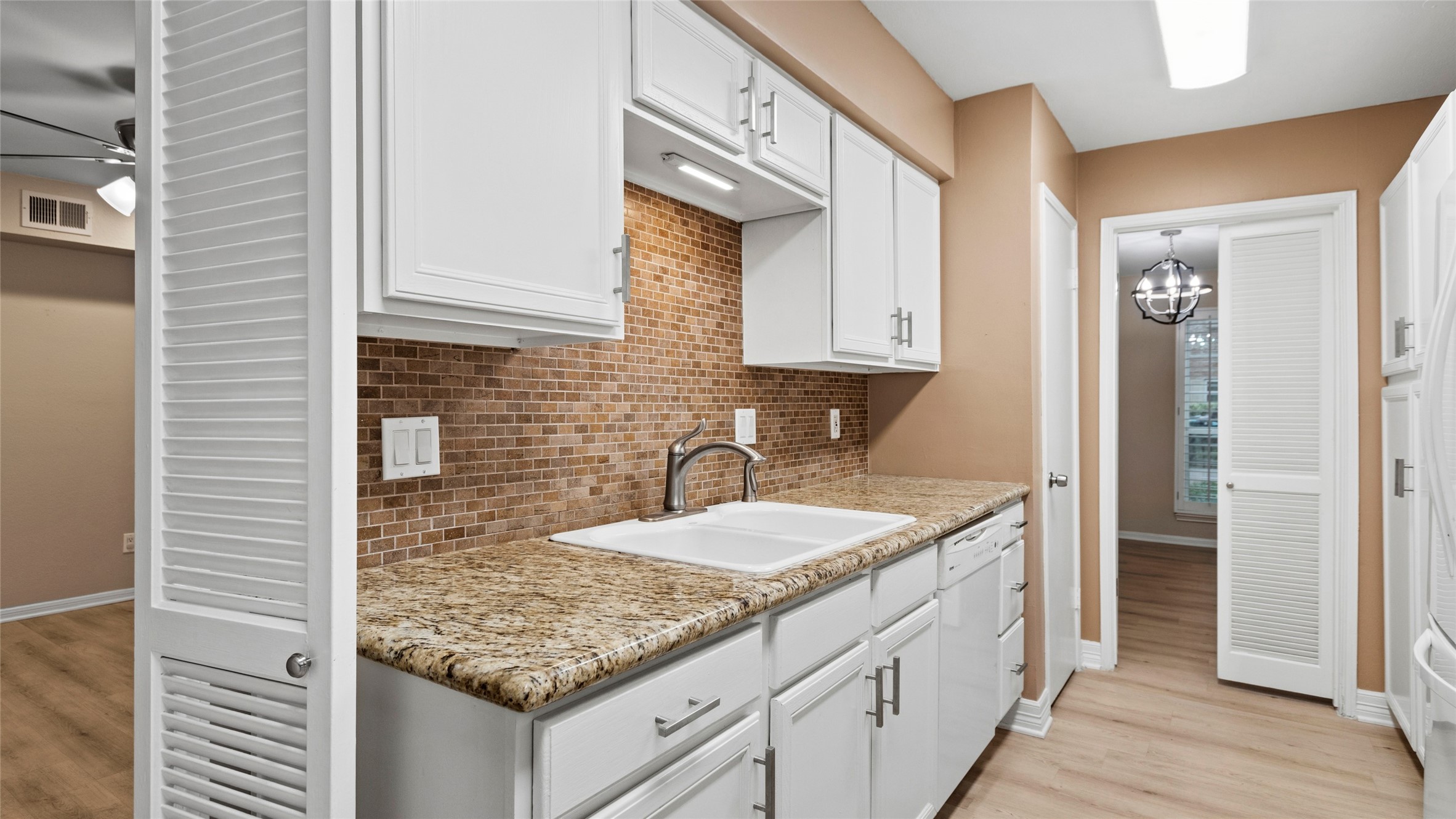 355 N Post Oak Lane, #634, Houston, TX 77024