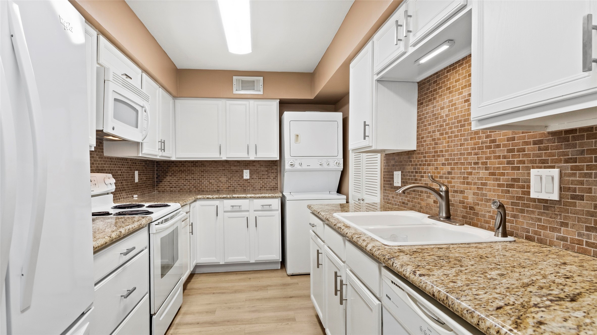 355 N Post Oak Lane, #634, Houston, TX 77024