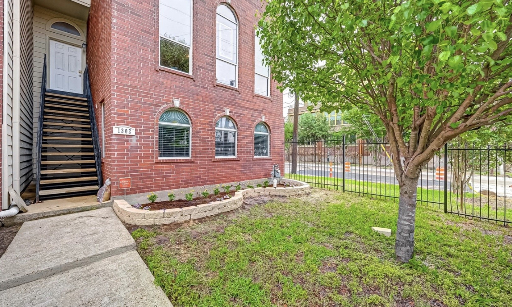 1302 Emancipation Avenue, Houston, TX 77003