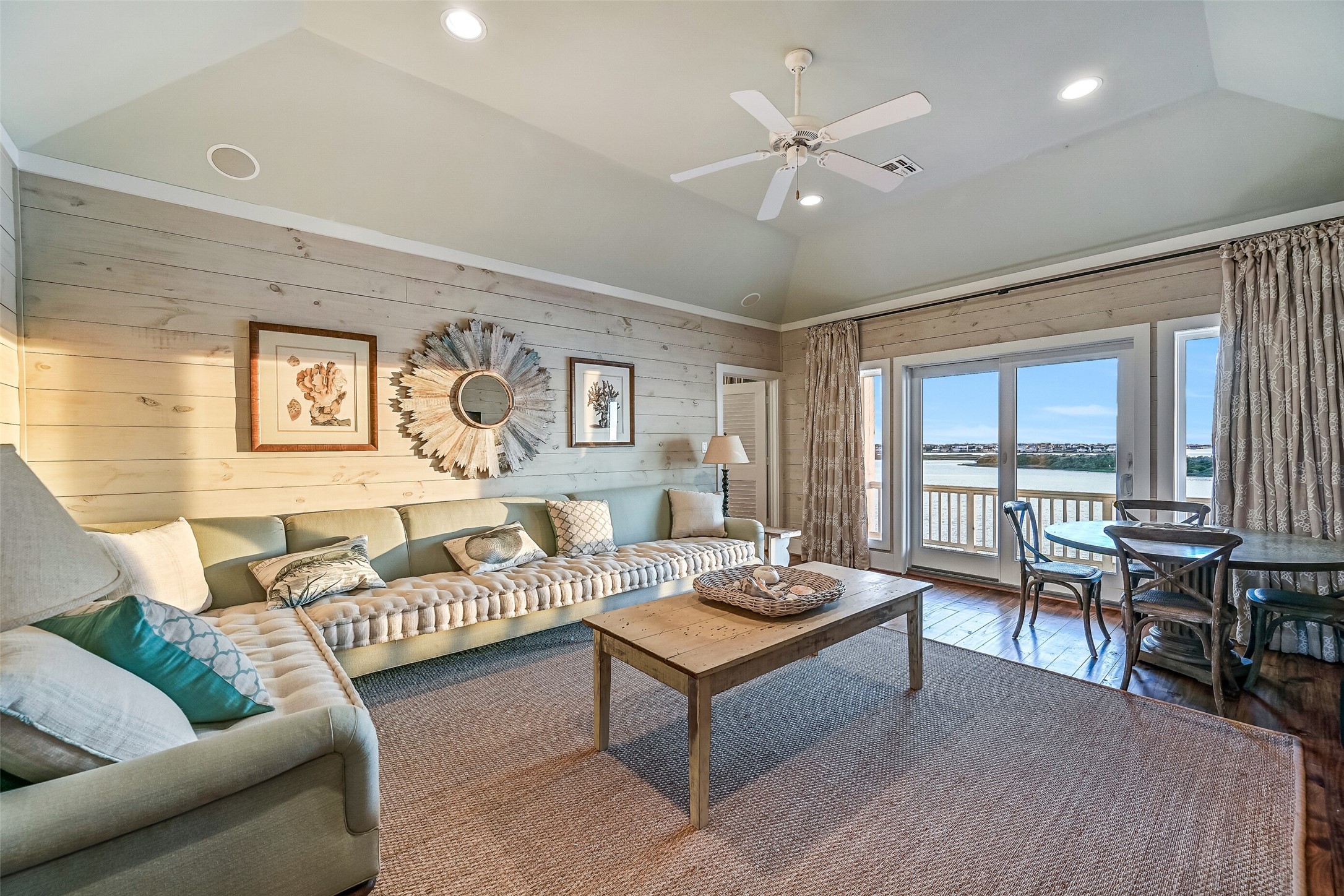 2910 11 Mile Road, Galveston, TX 77554