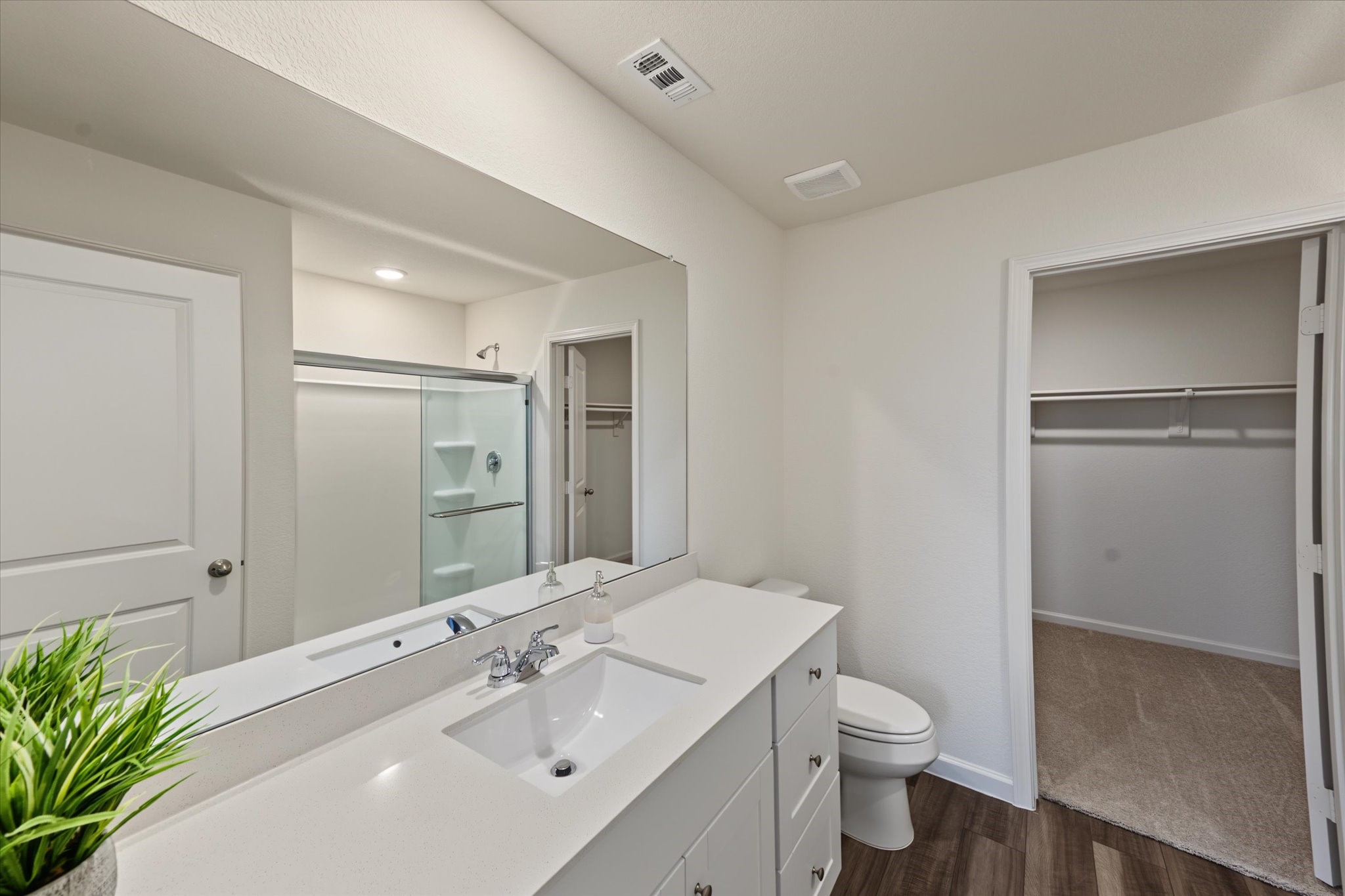 Primary Bathroom - Separate Shower & Garden Tub