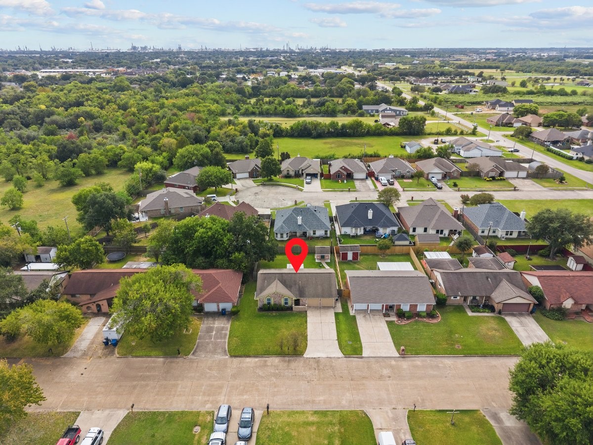 2813 33rd Avenue N, Texas City, TX 77590