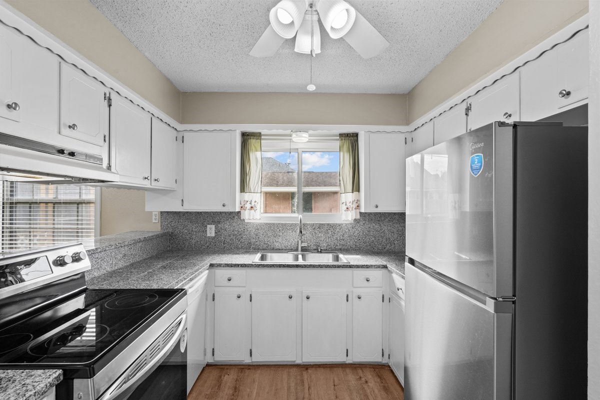 2813 33rd Avenue N, Texas City, TX 77590