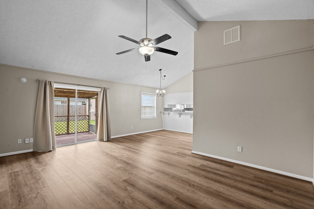 2813 33rd Avenue N, Texas City, TX 77590