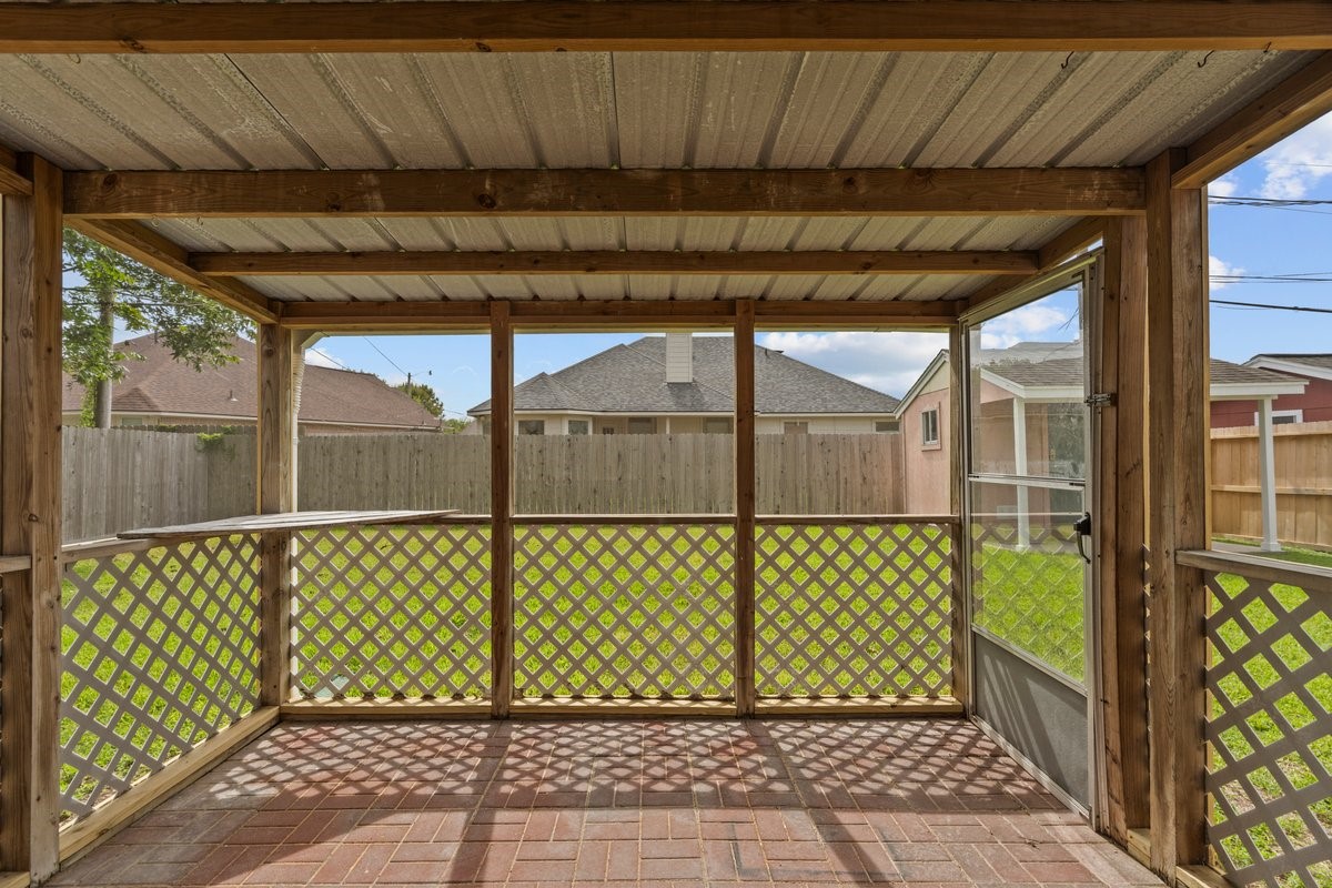 2813 33rd Avenue N, Texas City, TX 77590