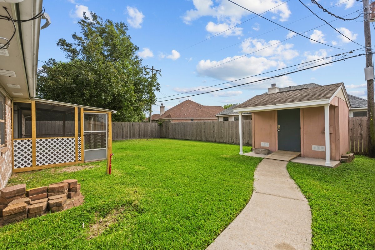 2813 33rd Avenue N, Texas City, TX 77590