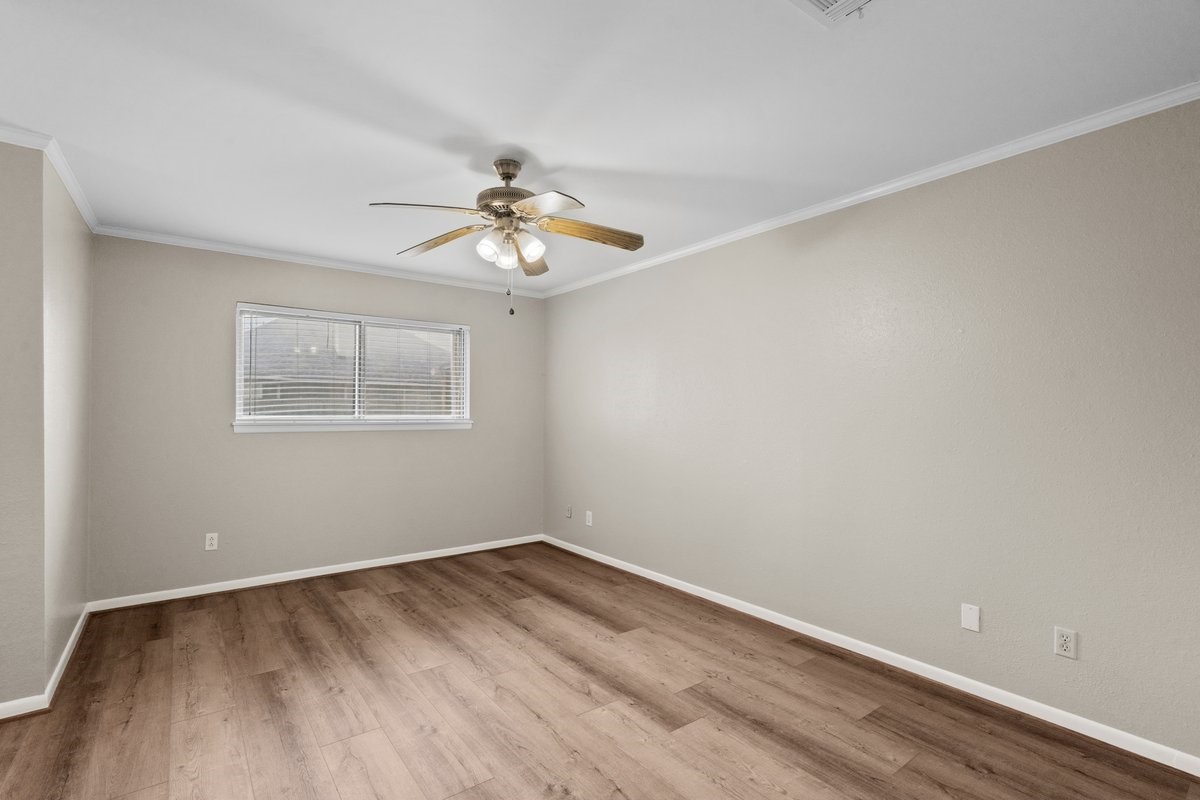 2813 33rd Avenue N, Texas City, TX 77590