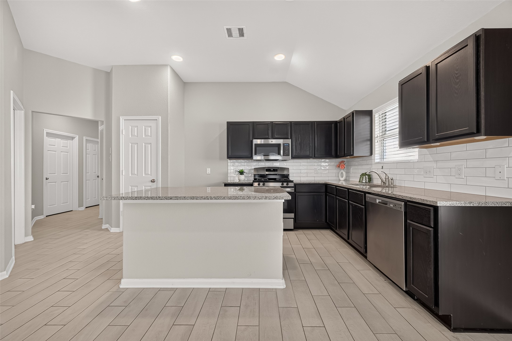 2122 Artic Loon Drive, Conroe, TX 77385