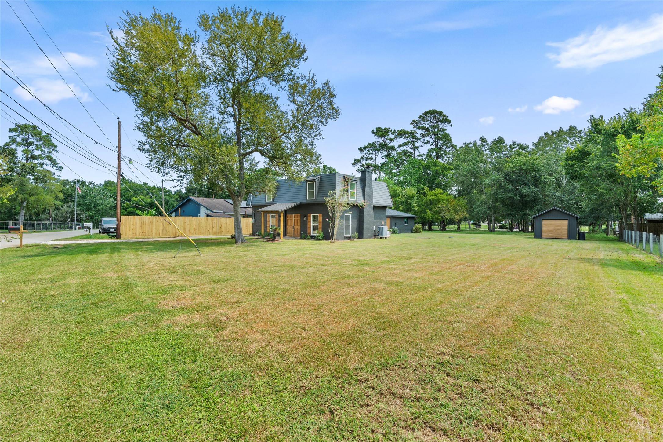 12217 Pine Lane, Dickinson, TX 77539