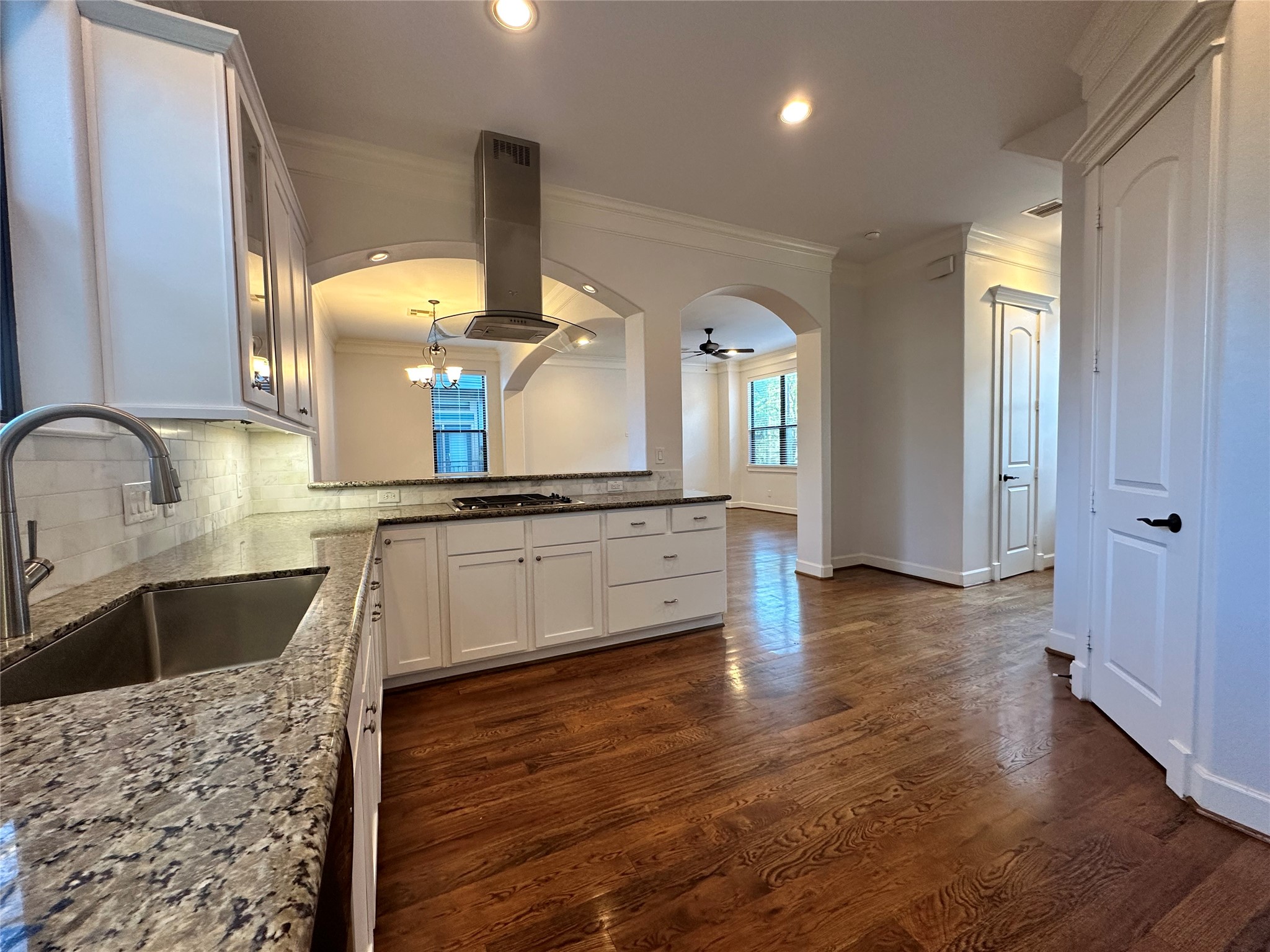 615 W 27th Street, #B, Houston, TX 77008 615 W 27th Street, #B, Houston, TX 77008